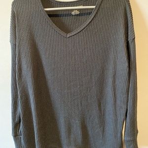 American Eagle V-neck ribbed top